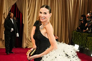 Деми Мур умеет производить фурор на красной дорожке