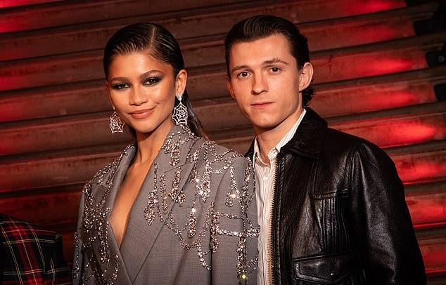 Мать Зендаи отреагировала на слухи о тайном браке дочери с Томом Холландом после того, как её стилист проговорился, что свадьба «уже состоялась»