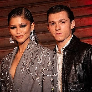 Мать Зендаи отреагировала на слухи о тайном браке дочери с Томом Холландом после того, как её стилист проговорился, что свадьба «уже состоялась»