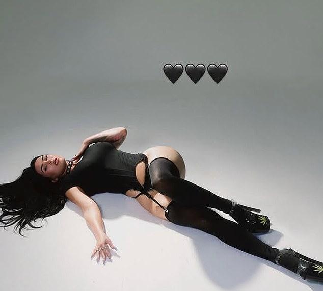 Меган Фокс предстала в образе манящей готической королевы в своей новой публикации в Instagram во вторник