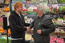 Эд Ширан стал жертвой неоднозначного тренда с ИИ во время своего недавнего турне по Австралии