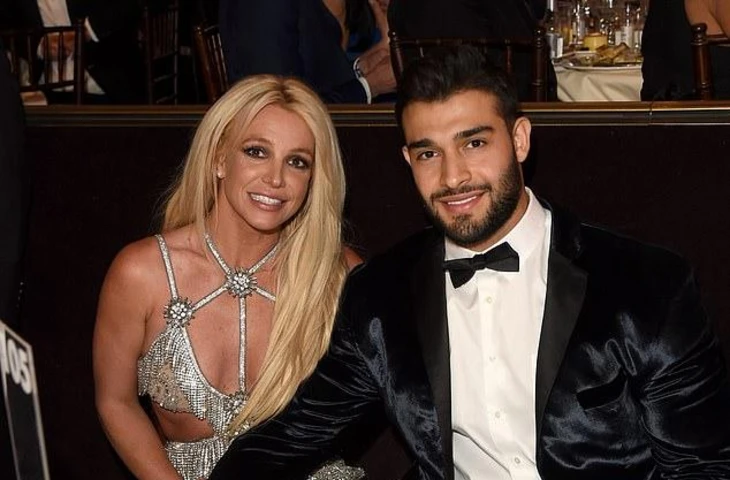 Бывший муж Бритни Спирс Сэм Асгари нарушил молчание после скандального ареста певицы