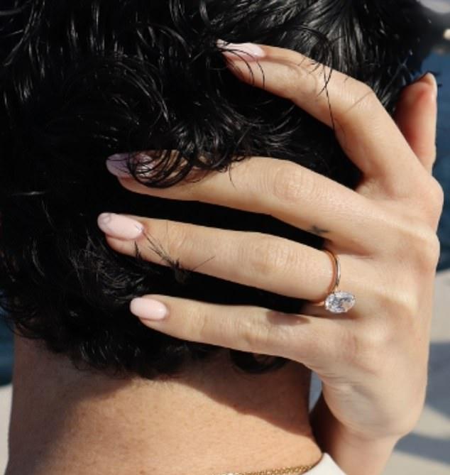 Тилан Блондо подтвердила помолвку с Беном Атталем