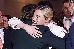 Том Круз восторженно воссоединился с Эль Фэннинг спустя два десятилетия