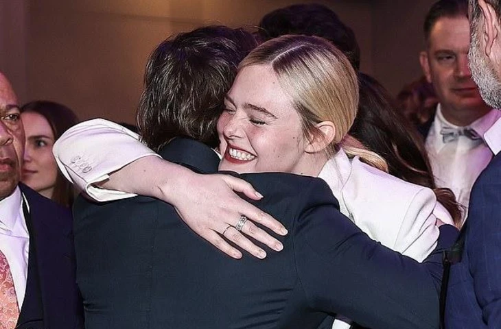 Том Круз восторженно воссоединился с Эль Фэннинг спустя два десятилетия