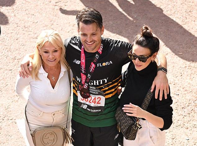 Кэрол Райт обвинили в «скрытых нападках» на невестку Мишель Киган после серии «крайне неудачных» комментариев о женщинах в бикини