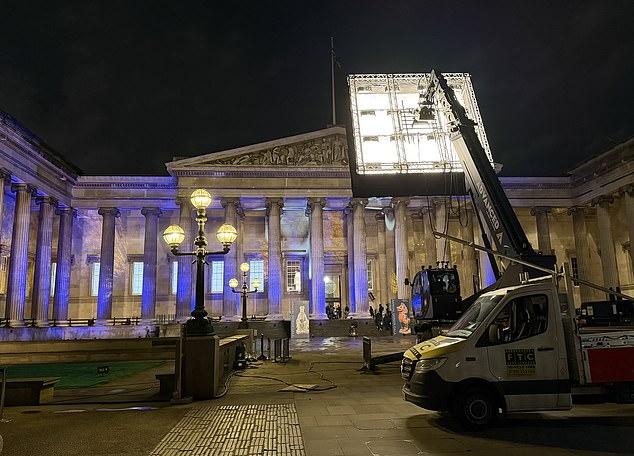 До сегодняшнего дня мы видели поножовщину, отчаянные схватки и различные потрясающие трюки — неудивительно, что Софи Тернер перевела дух во вторник вечером на съемках долгожданной перезагрузки «Расхитительницы гробниц»