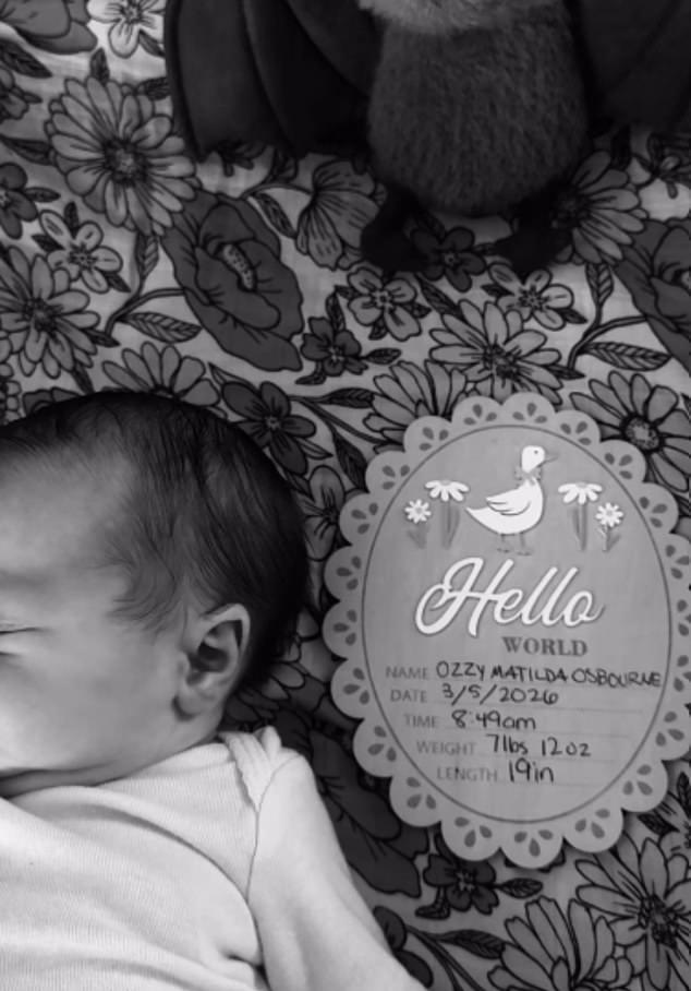 Джек Осборн и его жена Ари стали родителями дочери, назвав новорожденную в честь его покойного отца Оззи Осборна