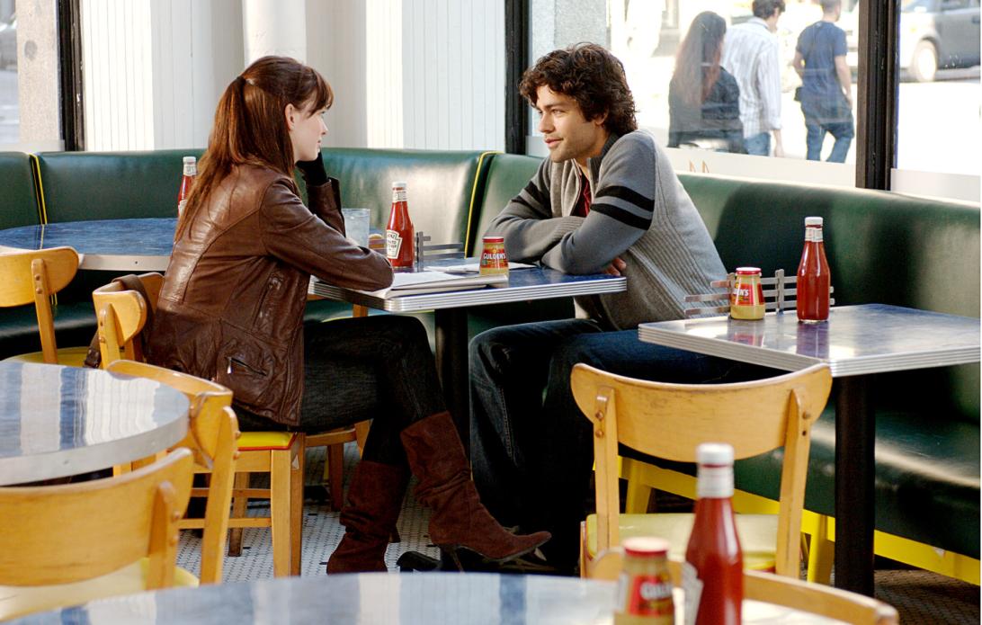 Адриан Гренье полагает, что есть конкретная причина, по которой его «не позвали» сниматься в продолжении «Дьявол носит Prada 2»