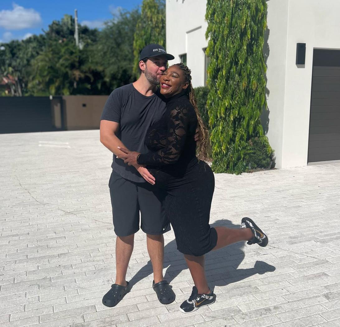 Серена Уильямс снова позировала в купальнике на фоне критики из-за использования препарата Ro для похудения