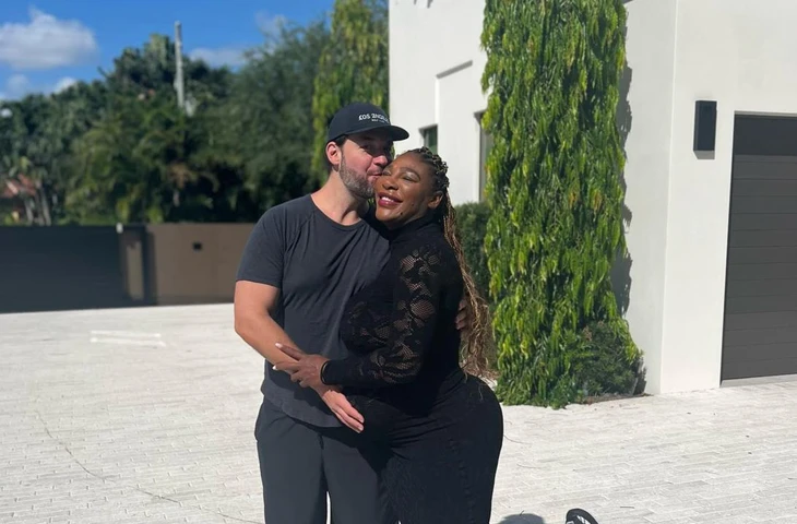 Серена Уильямс снова позировала в купальнике на фоне критики из-за использования препарата Ro для похудения