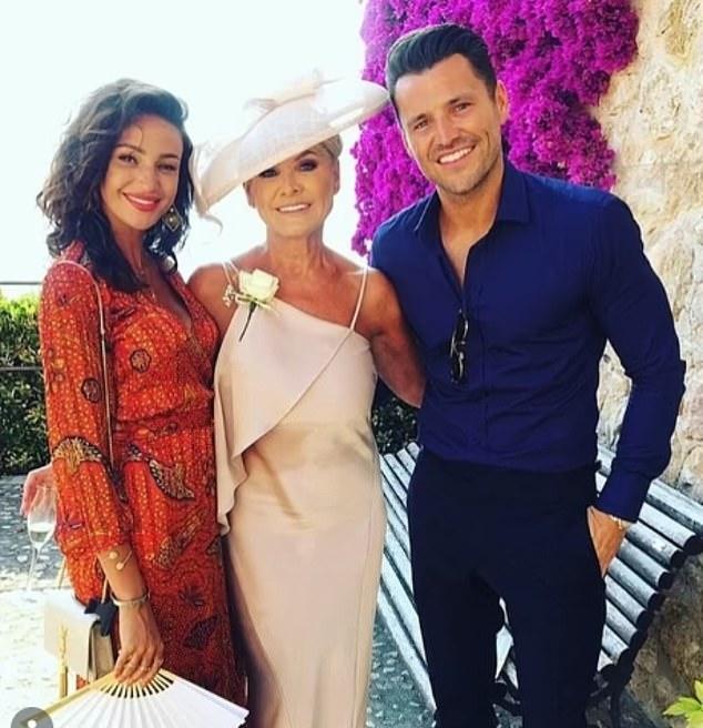 Марк Райт посвятил трогательный пост Дню матери своим двум любимым женщинам