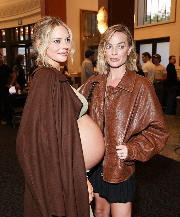 Двойники знаменитостей Марго Робби и Самара Уивинг заставили поклонников видеть двойников на показе фильма «Я иду искать 2: Я уже иду» в Лос-Анджелесе в понедельник