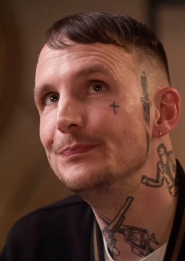 Бывший муж трагически погибшей поп-иконы Эми Уайнхаус заявляет, что не несет ответственности за ее безвременную кончину, хотя и признает свою «роль» в ее отчаянной борьбе с наркозависимостью, и утверждает, что они даже обсуждали примирение всего за несколько дней до ее смерти