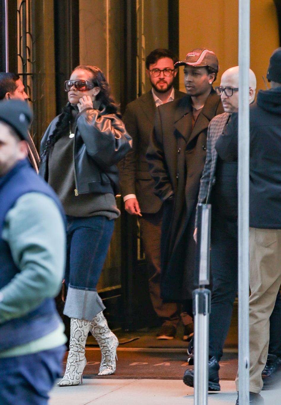 Рианна и A$AP Rocky замечены в Нью-Йорке после нападения на их резиденцию