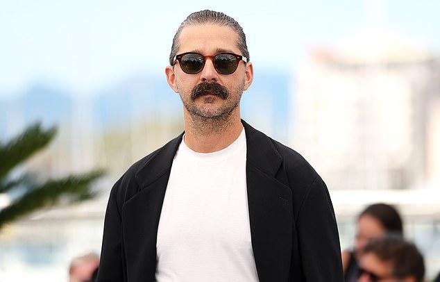 Шиа Лабаф был замечен в одном нижнем белье, устроив сцену в вестибюле отеля в Риме