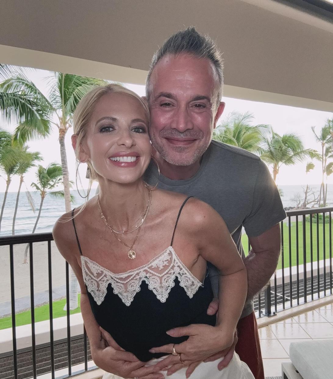 Сара Мишель Геллар раскрыла секрет 23-летнего брака: общая спальня, но не ванная