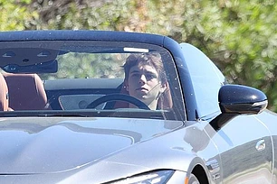 Сын Бритни Спирс Джейден Федерлайн был замечен за рулем роскошного кабриолета своей матери — через неделю после ее ареста по подозрению в вождении в нетрезвом виде