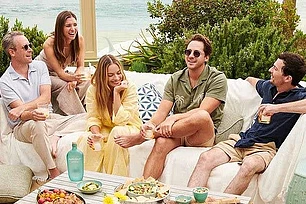 Марго Робби — икона стиля, известная своим эффектным и изобретательным подходом к выбору нарядов, но в минувший четверг в Лос-Анджелесе звезда допустила промах