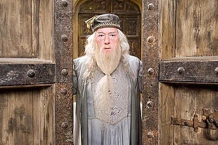 Джон Литгоу почти отказался от роли Альбуса Дамблдора в серии «Гарри Поттер» из-за острой критики со стороны фанатов и бывших коллег