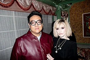 Лили Аллен, получив восторженные отзывы за свое возвращение на сцену, отпраздновала успех своего турне с «бандой Уэст-Энда» в субботу