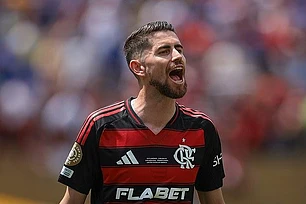 Чапелл Роан запретили выступать на Todo Mundo no Rio после обвинений в угрозах 11-летней дочери Джуда Лоу через охрану