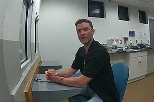 Джастин Тимберлейк на кадрах с нательной камеры: возмущение и юмор во время ареста