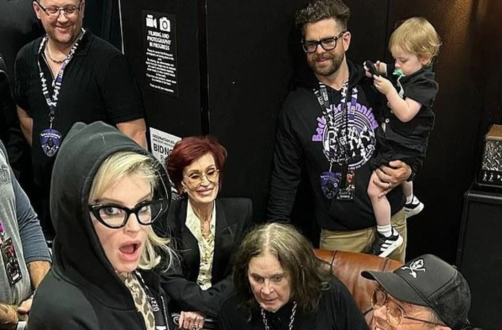 Келли Осборн рассталась со своим женихом Сидом Уилсоном, продолжая тяжело переживать смерть отца, Оззи Осборна, сообщает Daily Mail