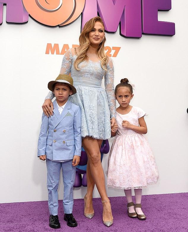 Дженнифер Лопес с дочерью Эмме в Беверли-Хиллз