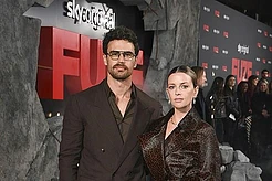 Тео Джеймс и Рут Кирни на редком совместном выходе в свет на премьере фильма Fuze