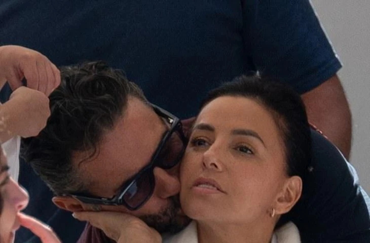 Ева Лонгория и ее муж Хосе Бастон были замечены наслаждающимися романтическим обедом в залитой солнцем Марбелье, Испания, в пятницу