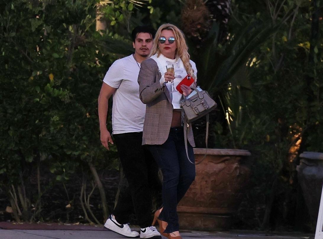 Он не держит на нее зла