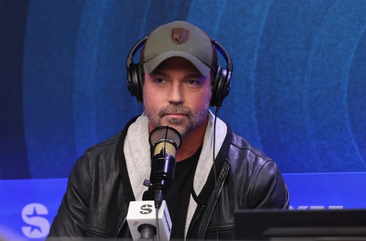 Бывшего мужа Дениз Ричардс Аарона Файперса обязали выплатить 160 000 долларов мужчине из Калифорнии, обвинившему его в мошенничестве, по заочному решению суда