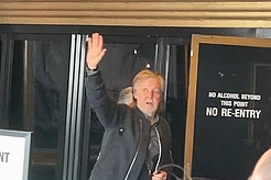 Пол Маккартни в прекрасном расположении духа на открытии двухдневного выступления в Лос-Анджелесе