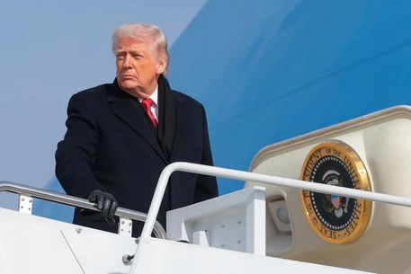 Солистка группы TLC Розонда «Чилли» Томас уточнила, что не является сторонницей Дональда Трампа, после того как выяснилось, что она пожертвовала средства на кампанию президента и поделилась конспирологической теорией о Мишель Обаме