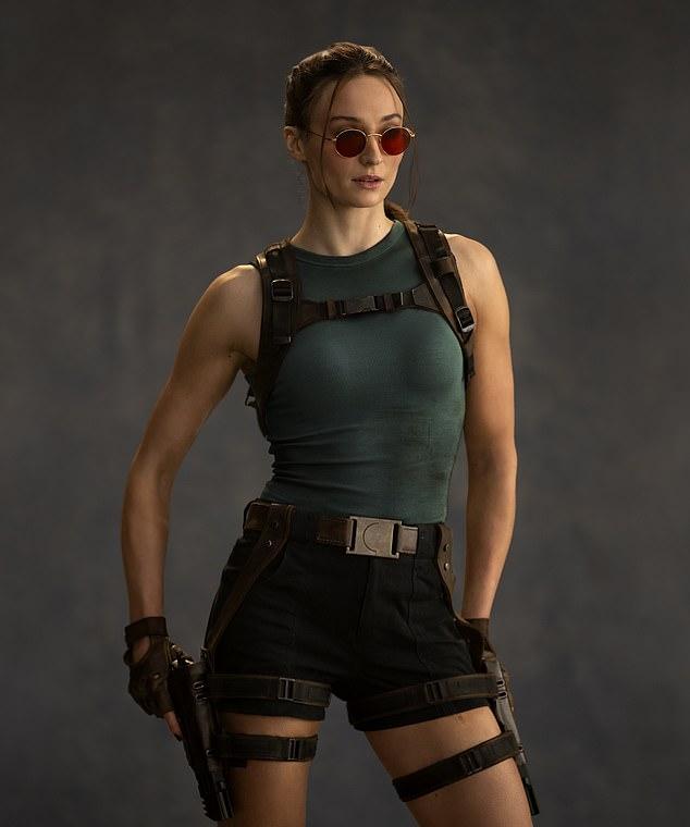 Производство сериала Amazon Prime о Ларе Крофт стоимостью 100 миллионов фунтов стерлингов погрузилось в хаос после того, как, по сообщениям, исполнительница главной роли Софи Тёрнер получила травму спины на съемочной площадке