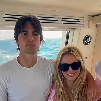 Неожиданная встреча Бритни Спирс с сыновьями во время морской прогулки