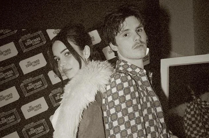 Круз Бекхэм и его девушка Джеки Апостел демонстрировали нежные чувства, как никогда раньше, во время европейского тура его группы The Breakers