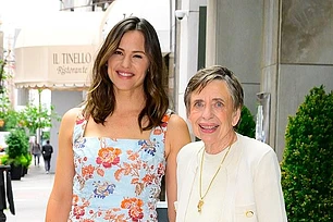 Дженнифер Гарнер: Моя 80-летняя мама Патрисия полюбила быть в центре внимания после съёмок в кулинарных видео