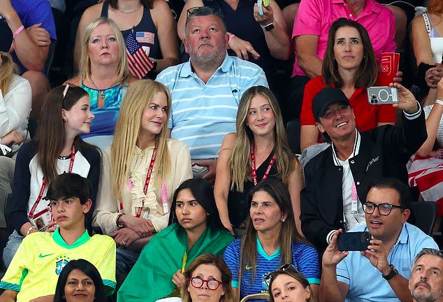 Кит Урбан тяжело переживает пренебрежение со стороны дочери на фоне развода с Николь Кидман