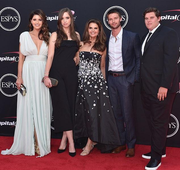 Кристофер Шварценеггер выглядел стройнее, чем когда-либо, во время расслабленного дня в Малибу в пятницу