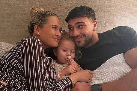 Молли-Мэй Хейг представила роскошный обновленный дизайн главной спальни, принадлежащей ей и ее партнеру Томми Фьюри, продолжая преображать свой особняк в Чешире стоимостью 5 миллионов фунтов стерлингов