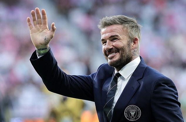 Мэттью Макконахи поблагодарил Дэвида Бекхэма за то, что тот ‘дал мощный импульс развитию футбола в США’, направляясь на открытие стадиона ‘Интер Майами’ стоимостью 1 миллиард долларов в субботу