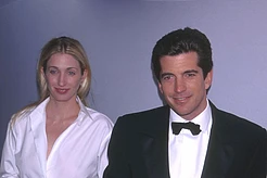 Неприязнь Кэролайн Бессетт к Гвинет Пэлтроу