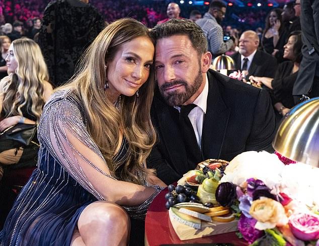 Дженнифер Лопес открыла новую главу, отметив Пасху в воскресенье – спустя несколько дней после того, как ее бывший муж Бен Аффлек воссоединился с Дженнифер Гарнер на праздник