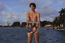 Виктория Бекхэм шокирована откровенным фото сына Круза для продвижения нового сингла