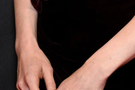 Лили Коллинз произвела фурор на красной дорожке PaleyFest LA 2026 в Лос-Анджелесе в рамках презентации сериала Netflix «Эмили в Париже»