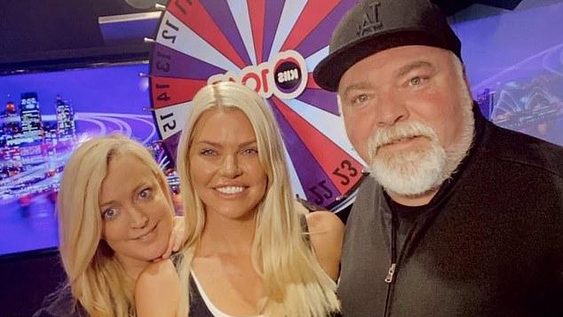 Софи Монк считается главным претендентом на место, освободившееся после ухода шоу Kyle & Jackie O, пока Кайл Сэндилендс и Джеки ‘О’ Хендерсон продолжают свою судебную тяжбу с ARN