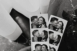 Братья Райана Томаса подшутили над ним после его слов о том, что его невеста Люси Мекленбург выглядела «влюблённой» в него во время их недавней поездки в Копенгаген