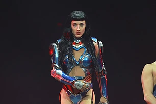 Австралийские власти расследуют дело Кэти Перри после громких обвинений Руби Роуз в сексуальном насилии